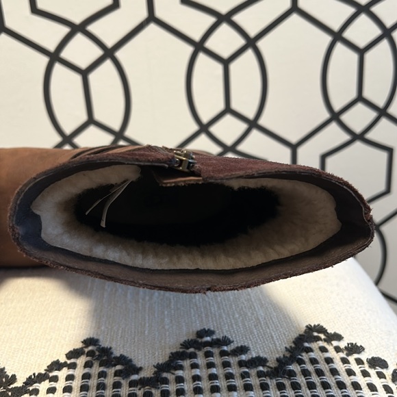 Ugg Boot - Picture 5 of 6